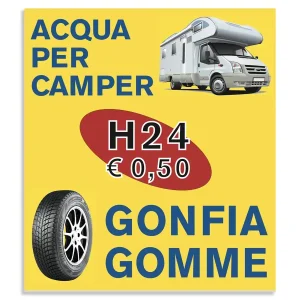 Cartello o adesivo per indicare i servizi di gonfia gomme e acqua per camper sulla pista di un lavaggio self-service